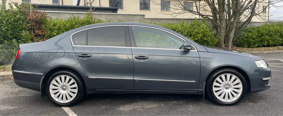 2010 Volkswagen Passat 2.0 TDI Highline Plus - Image 2