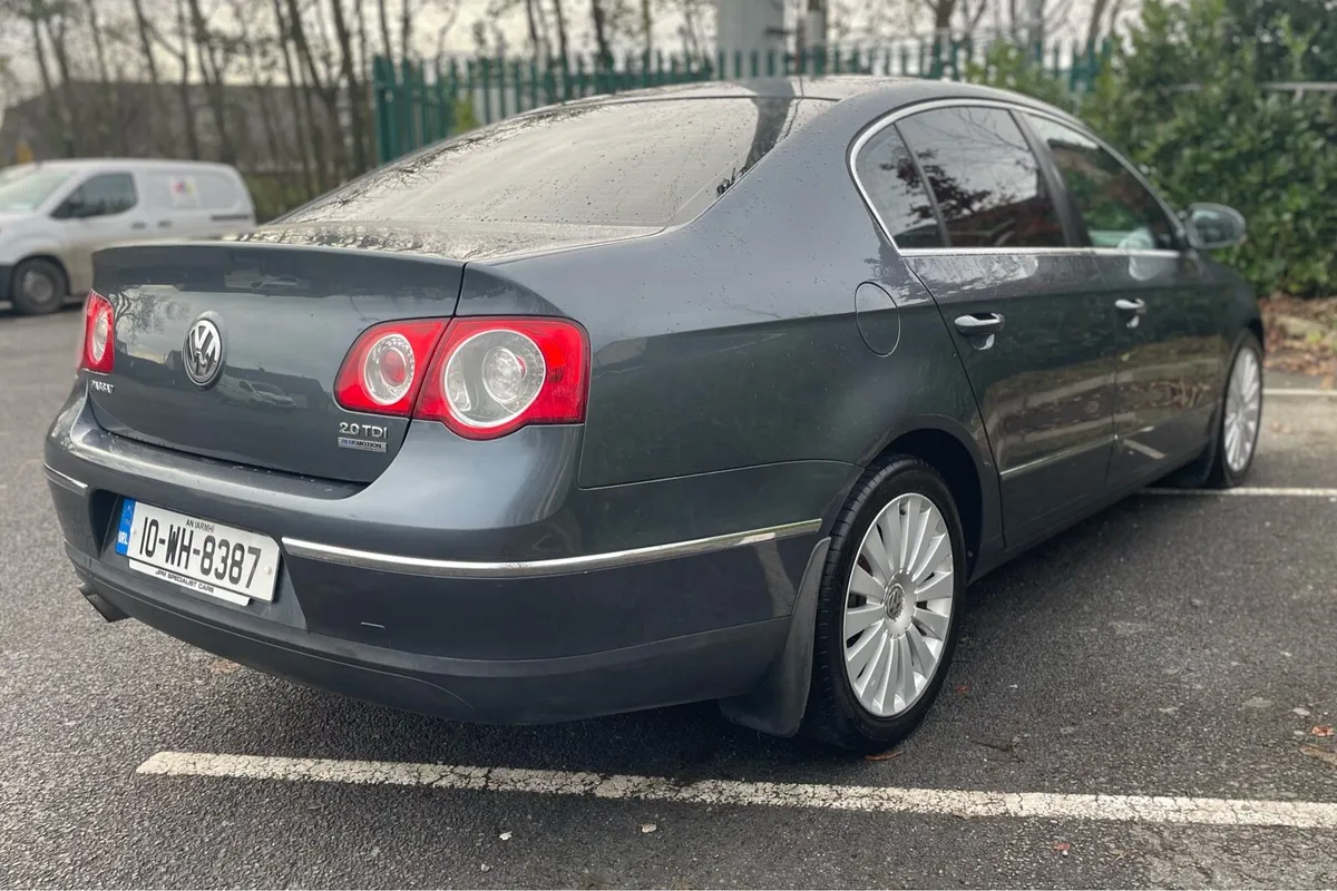2010 Volkswagen Passat 2.0 TDI Highline Plus - Image 3