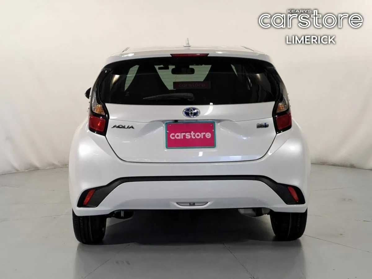 Toyota Aqua 1.5 PET HYBRID *LOW MILEAGE* - Image 4