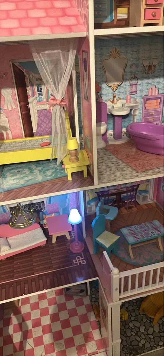 Dolls house - Image 3