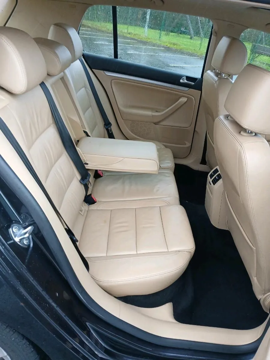 SUNROOF NEW NCT FULL LEATHER VERY LOW KMS - Image 4