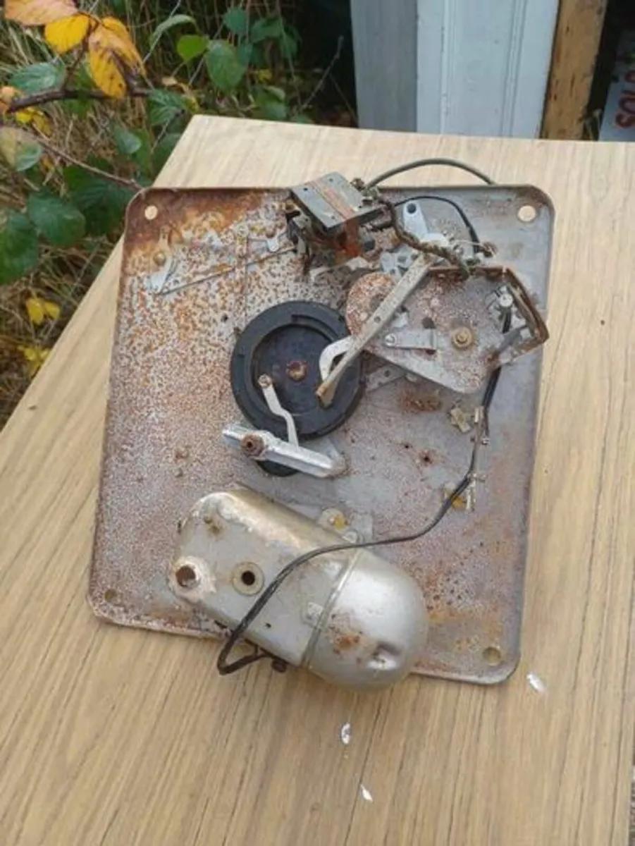 Turn table for scrap or parts postage cost incl - Image 2