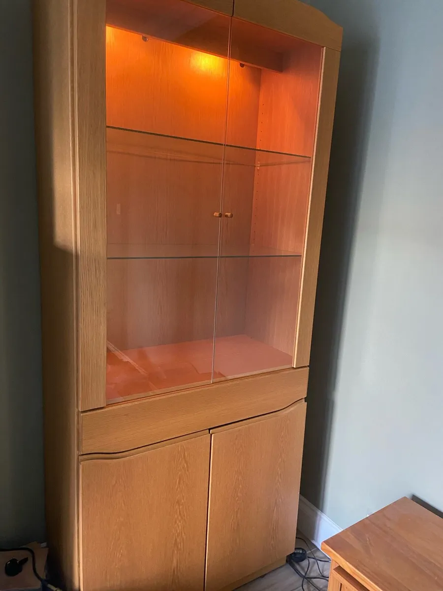 Display cabinet - Image 1