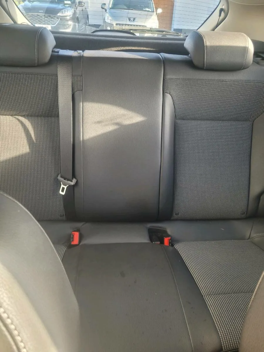 2013 Opel astra 1.2 diesel read ad.. - Image 4