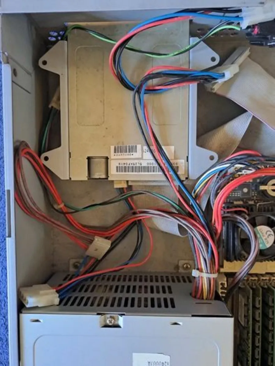 Vintage Tulip Vision Line computer - Image 2