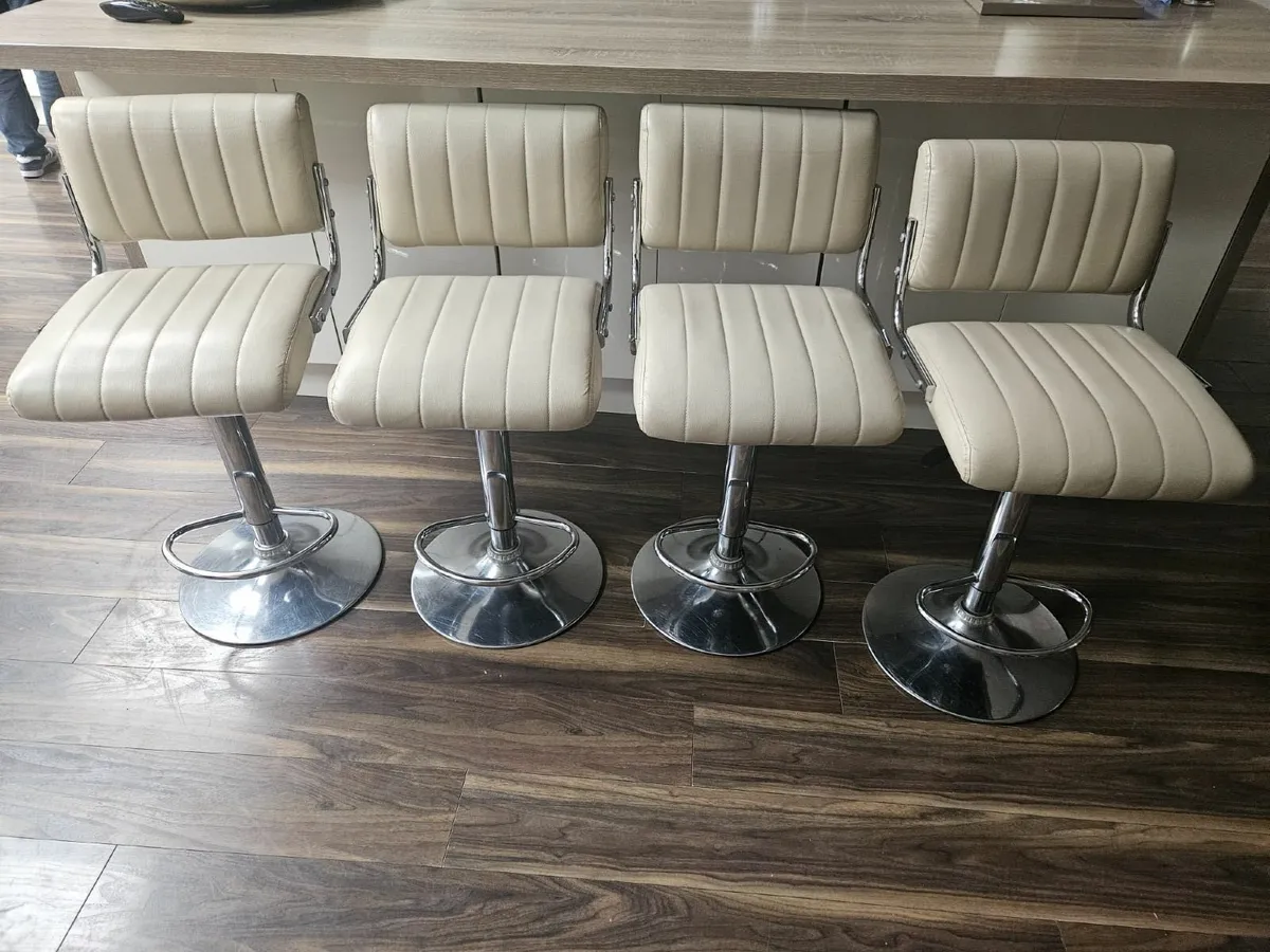 Bar stools - Image 1