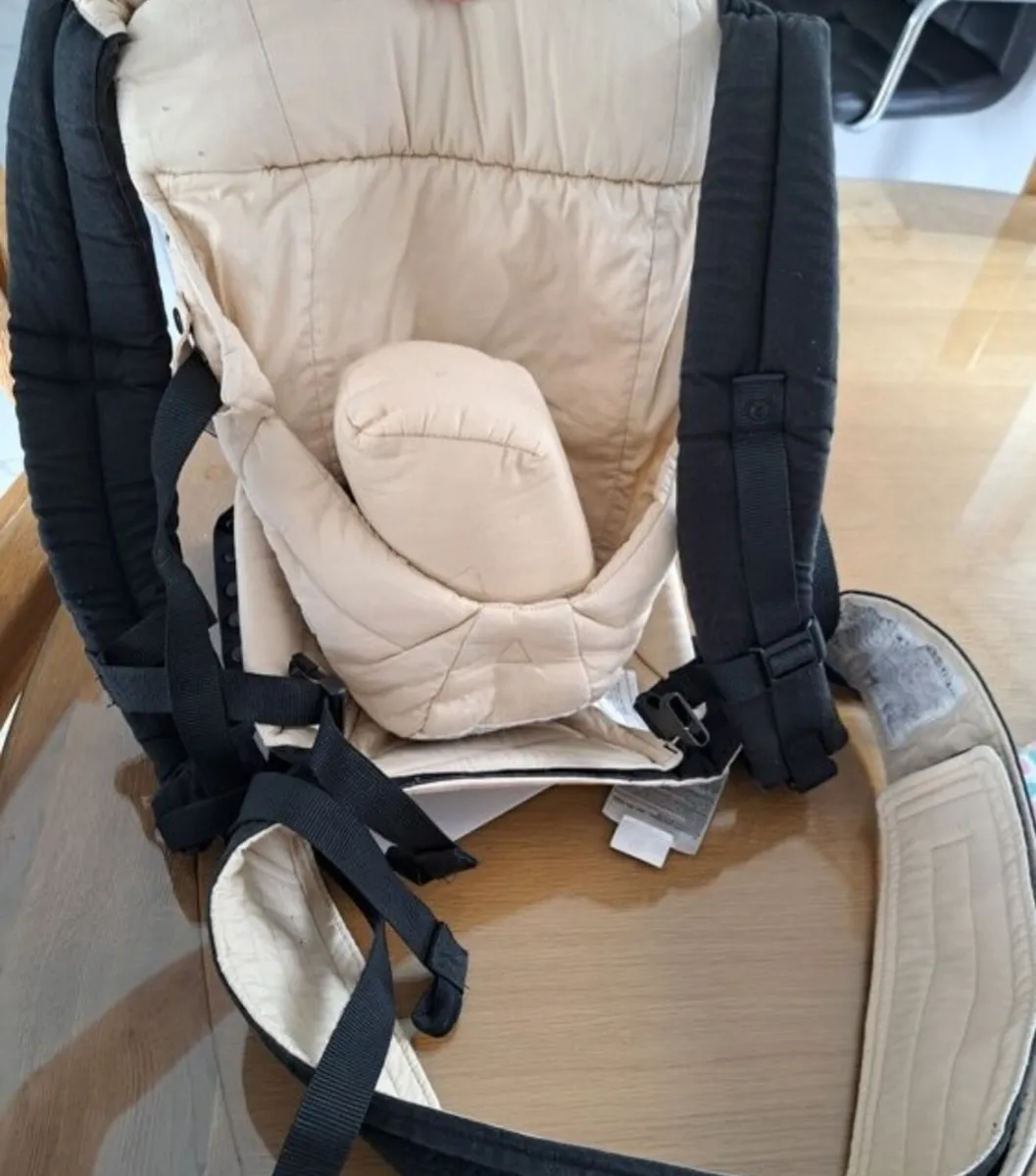 Ergobaby carrier - Image 3