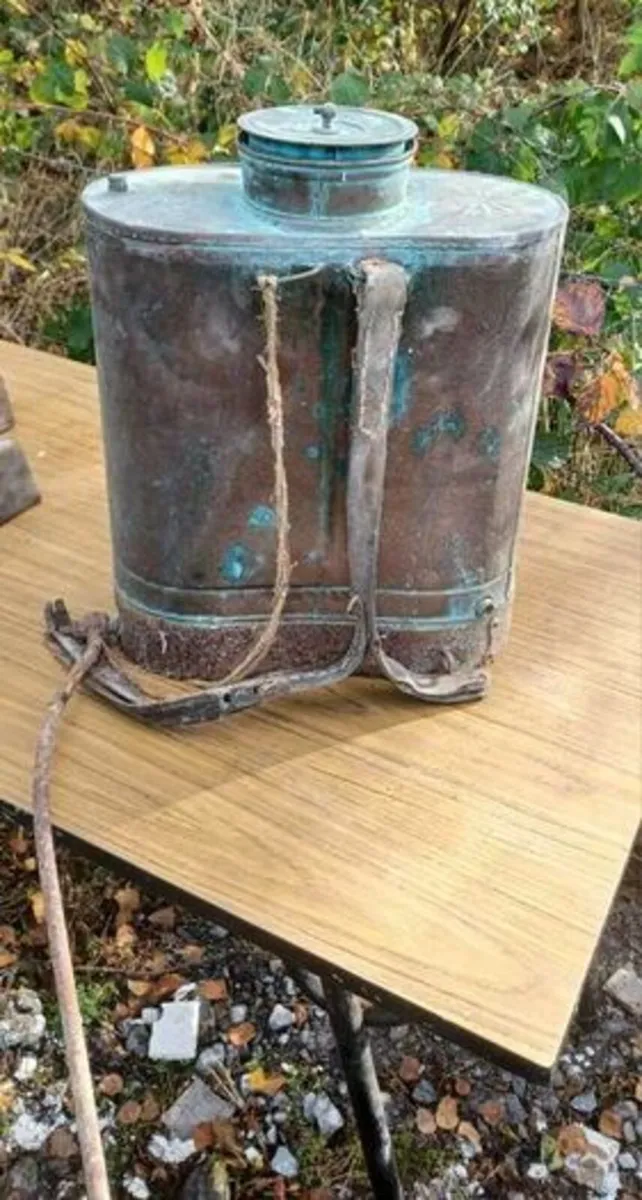 Vintage Copper spraying tank postage cost incl - Image 2
