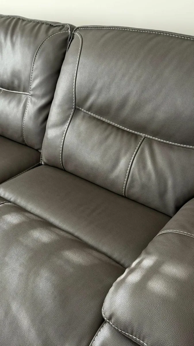 Corner Sofa with Console & Power Recliner (Large) - Image 4