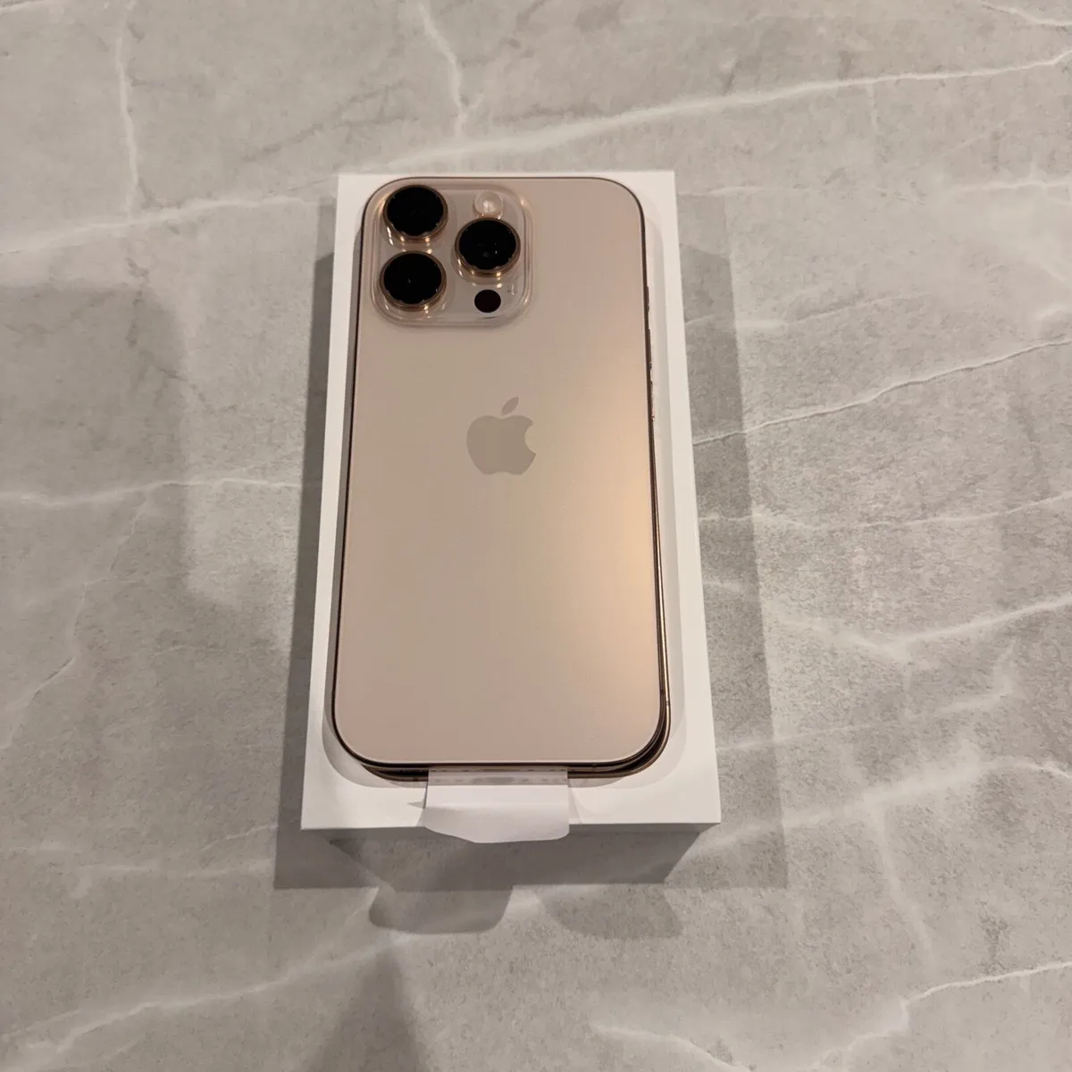 iPhone 16 Pro - Image 2