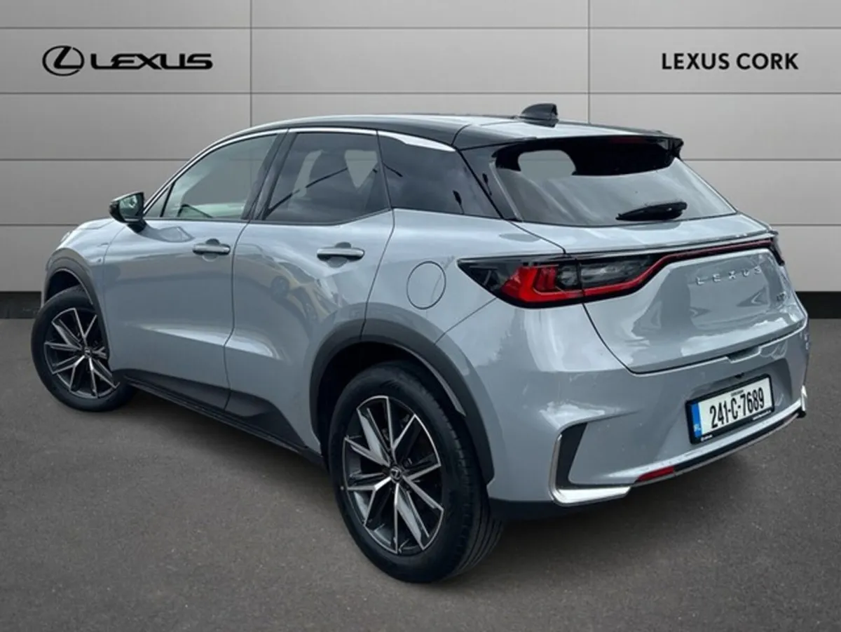 Lexus LBX LBX EMOTION - Image 3