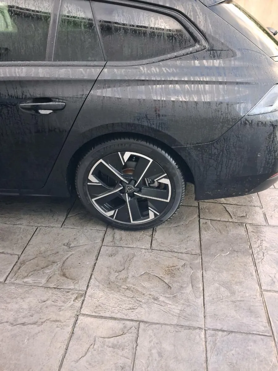 Peugeot  508  GT     Estate - Image 4