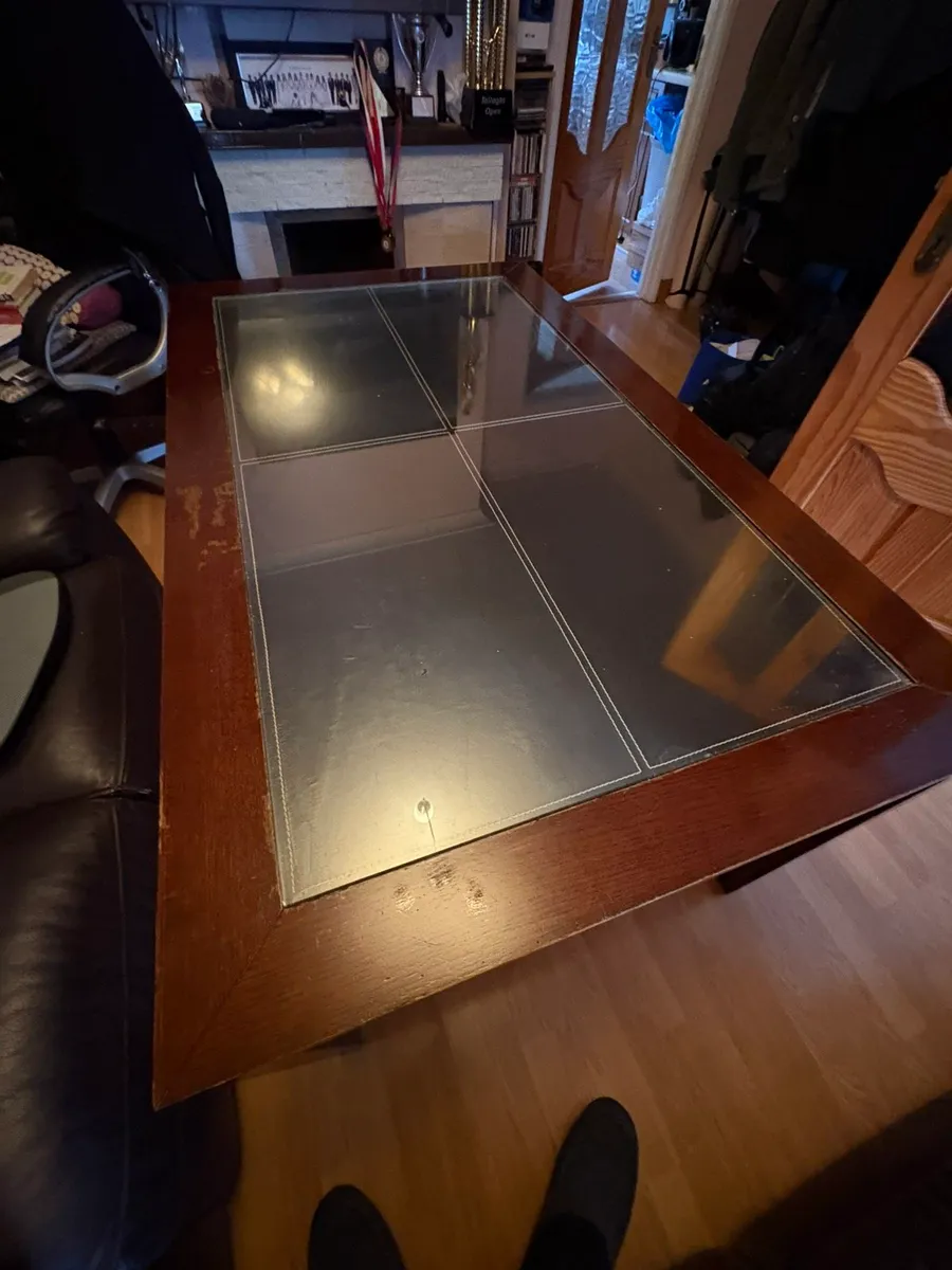 Dining table - Image 1