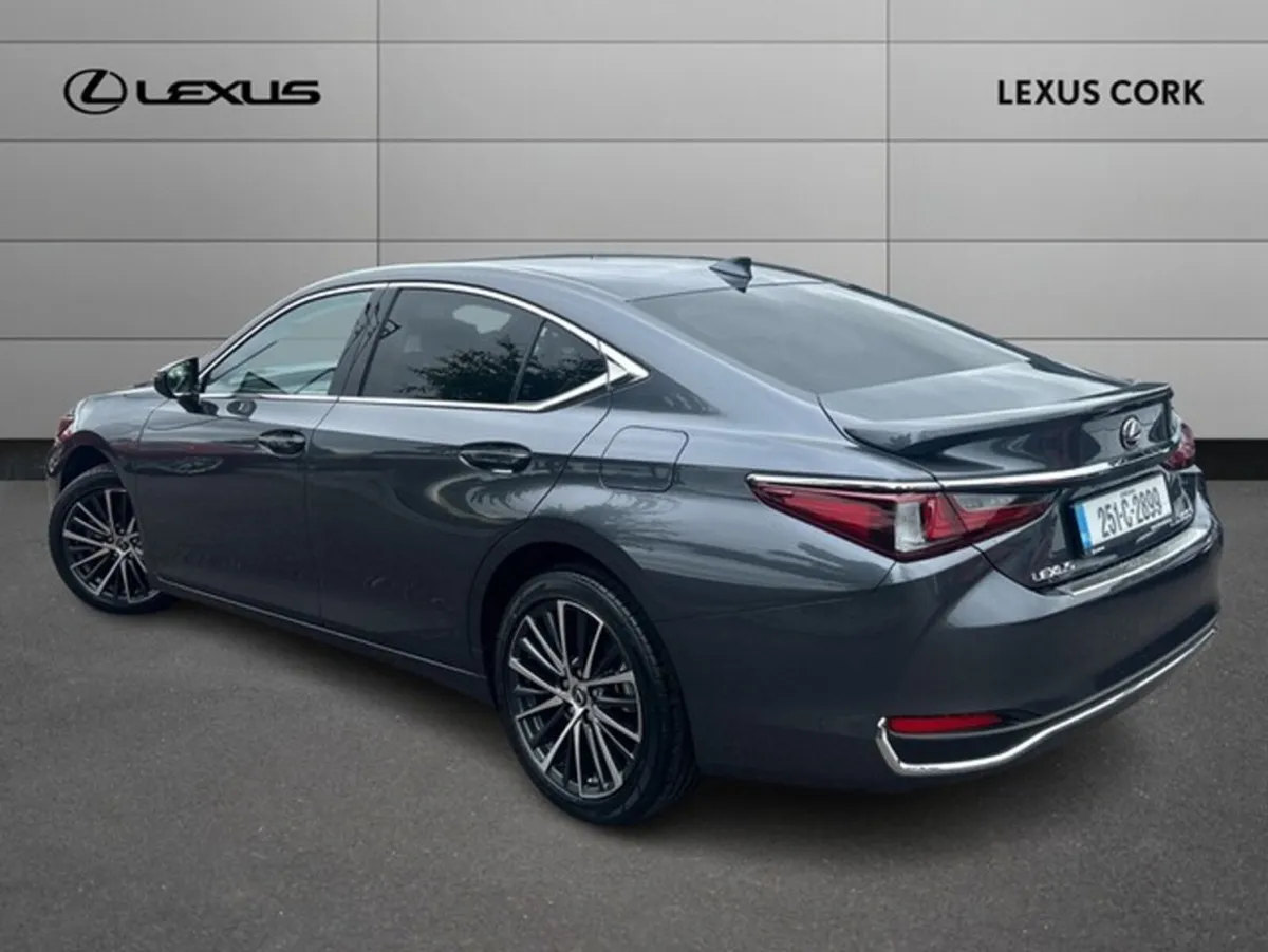 Lexus ES ES300h Dynamic - Image 3