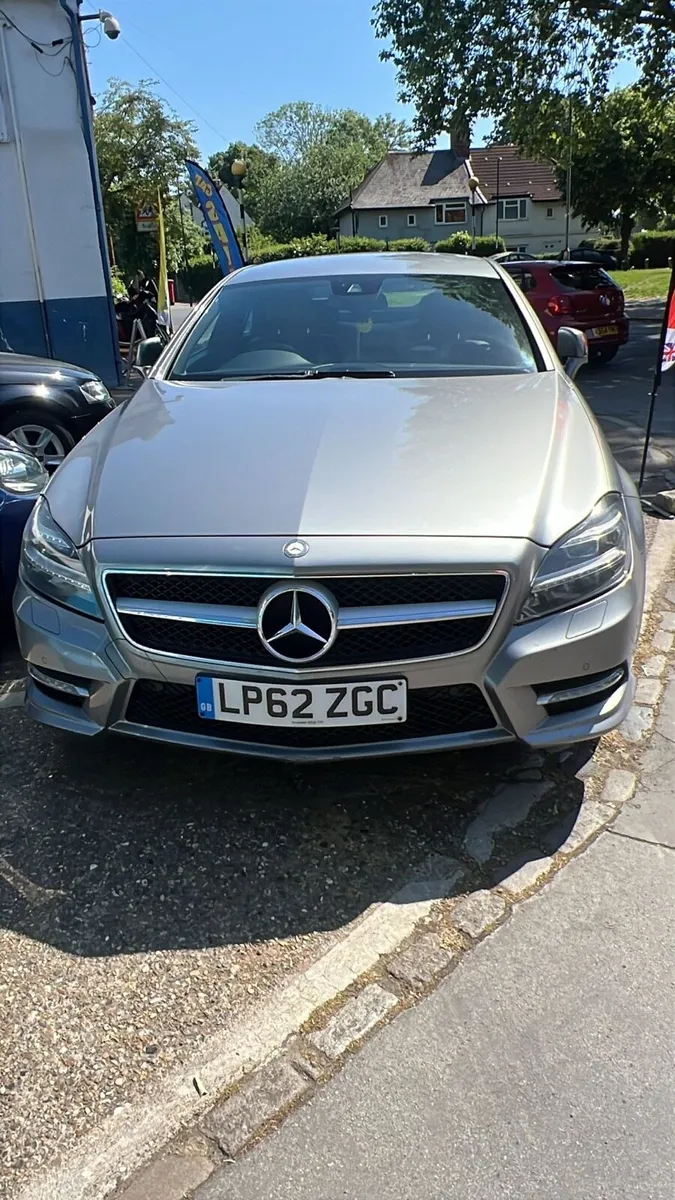 Mercedes Benz - Image 1