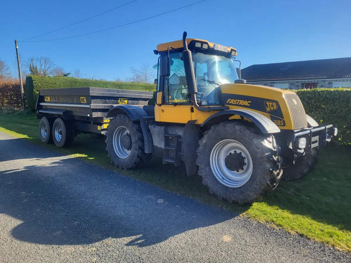 2001 JCB FASTRAC 3185 - Image 1