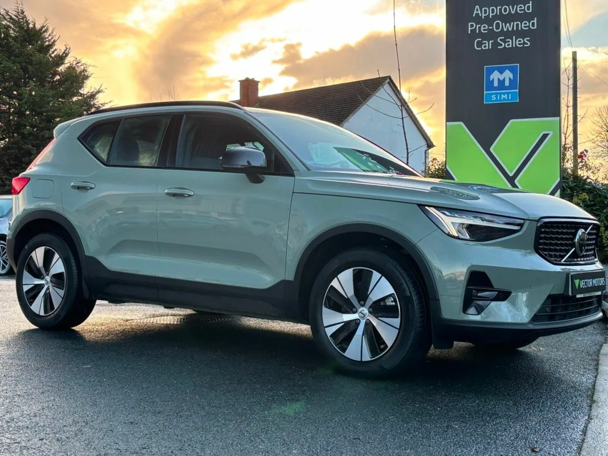 Volvo XC40 T4 RECHARGE PLUS - Image 1