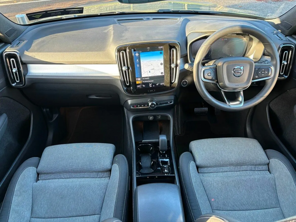 Volvo XC40 T4 RECHARGE PLUS - Image 2