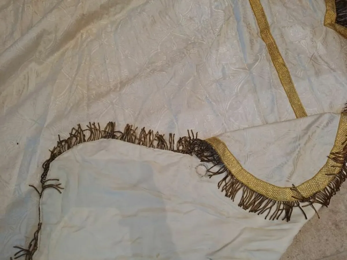 Vintage alter cloth - Image 2