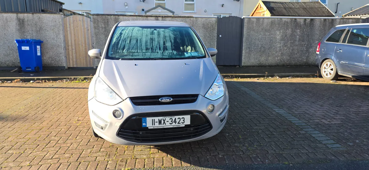 Ford S-Max 2011 need tidying - Image 1
