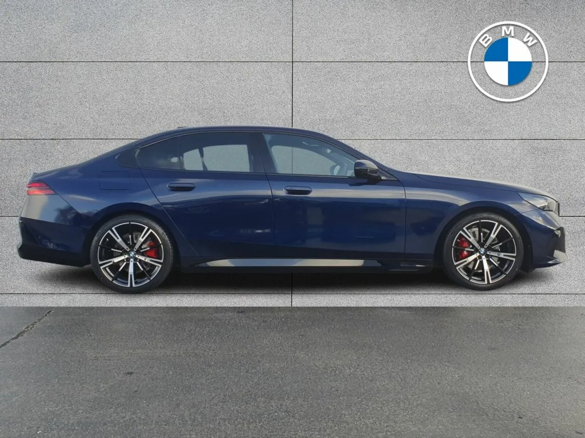BMW 5-Series 530e M Sport Pro - Image 4