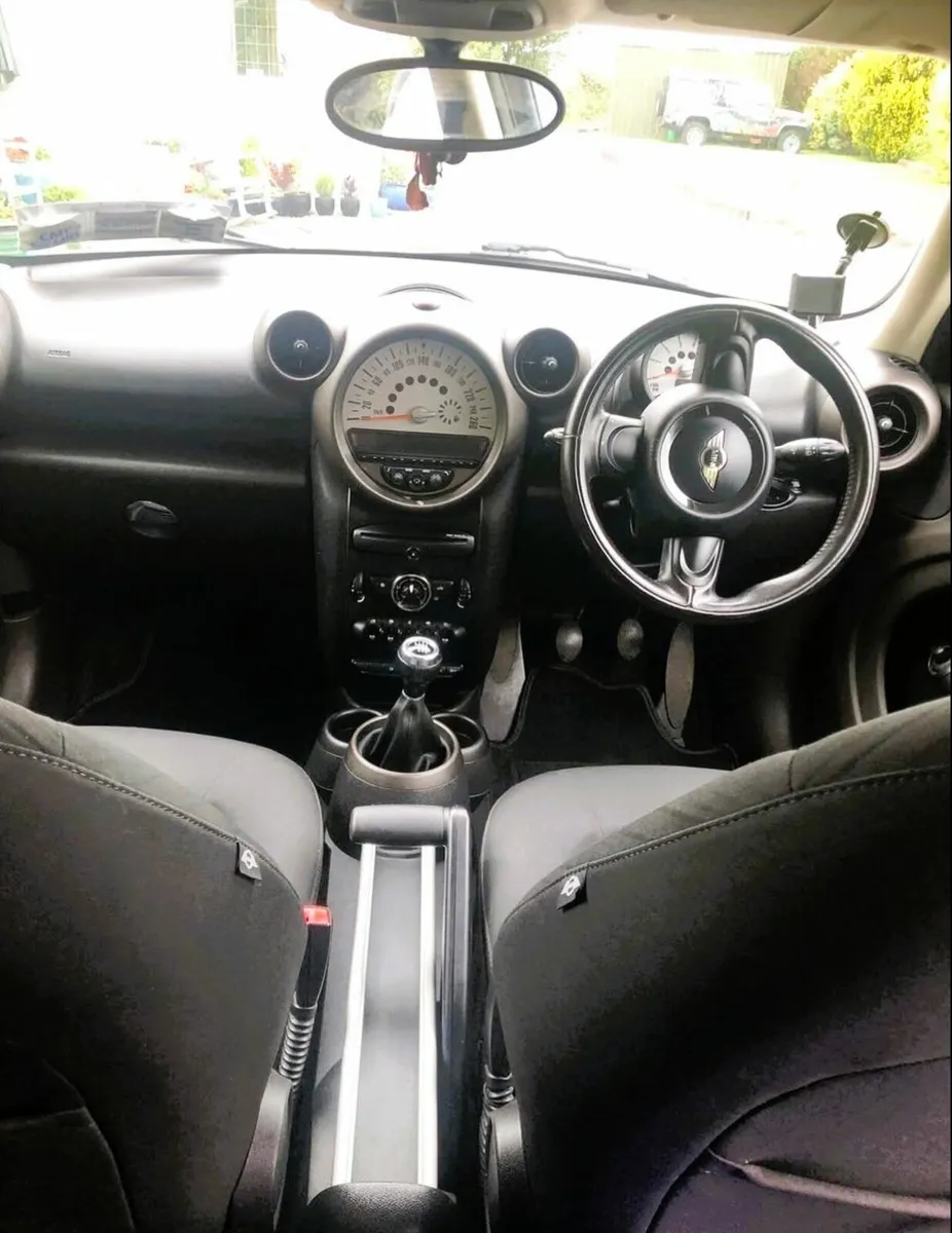 Mini Cooper D – Smart, Efficient & Fun to Drive - Image 3