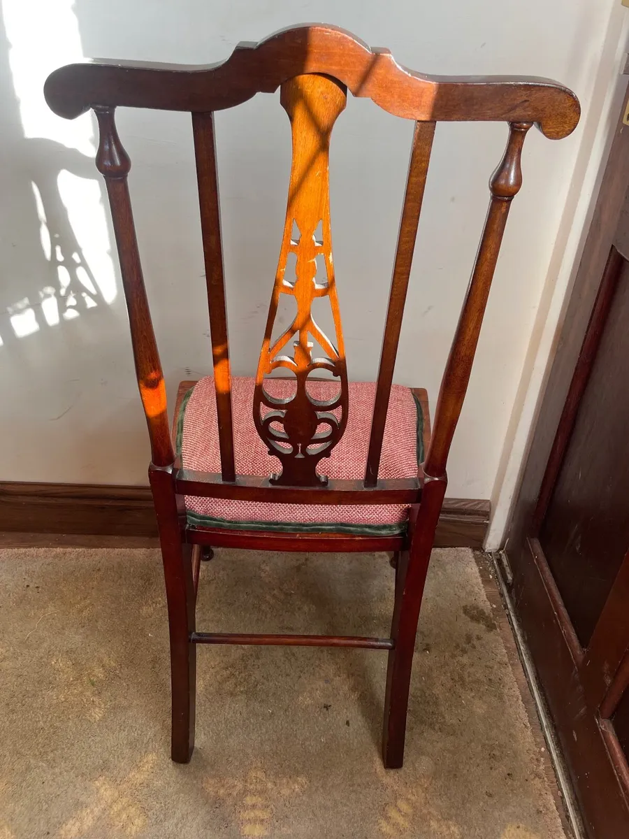 Antique chair - Image 1