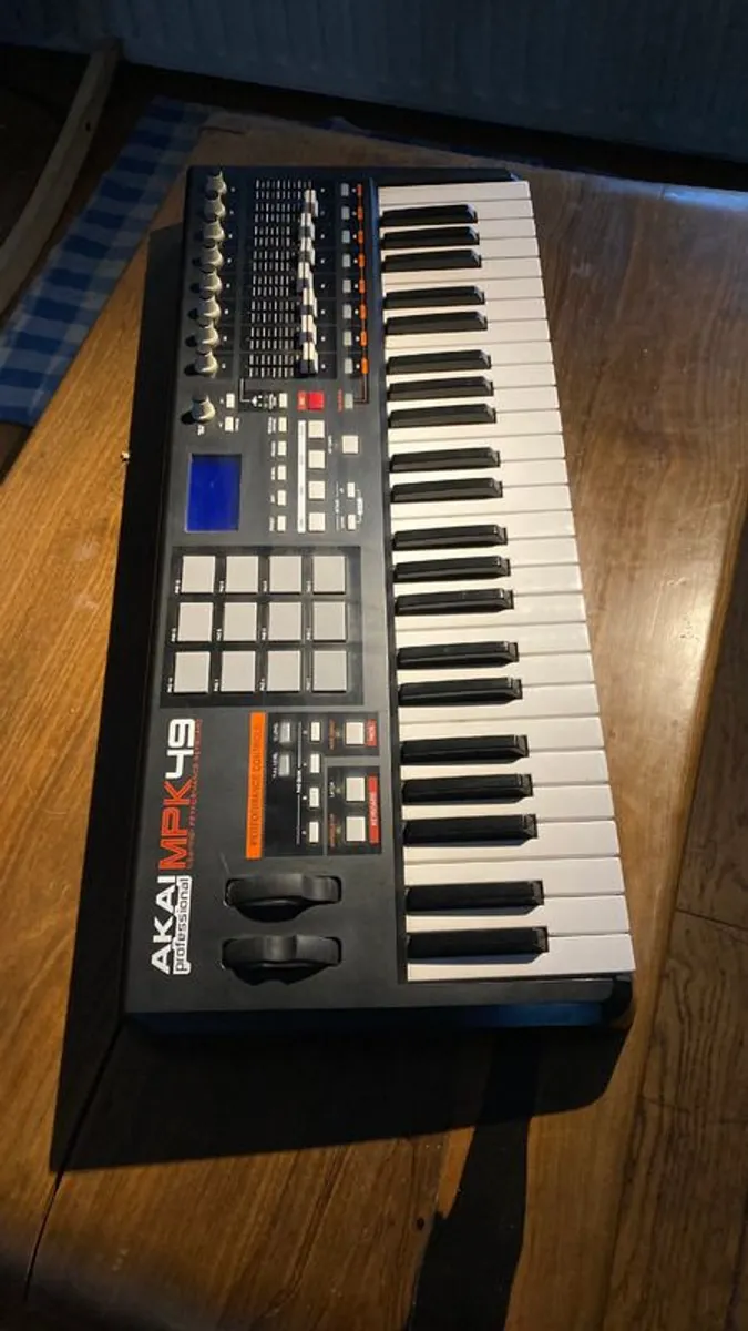 Akai Mpk 49 Midi Controller - Image 4