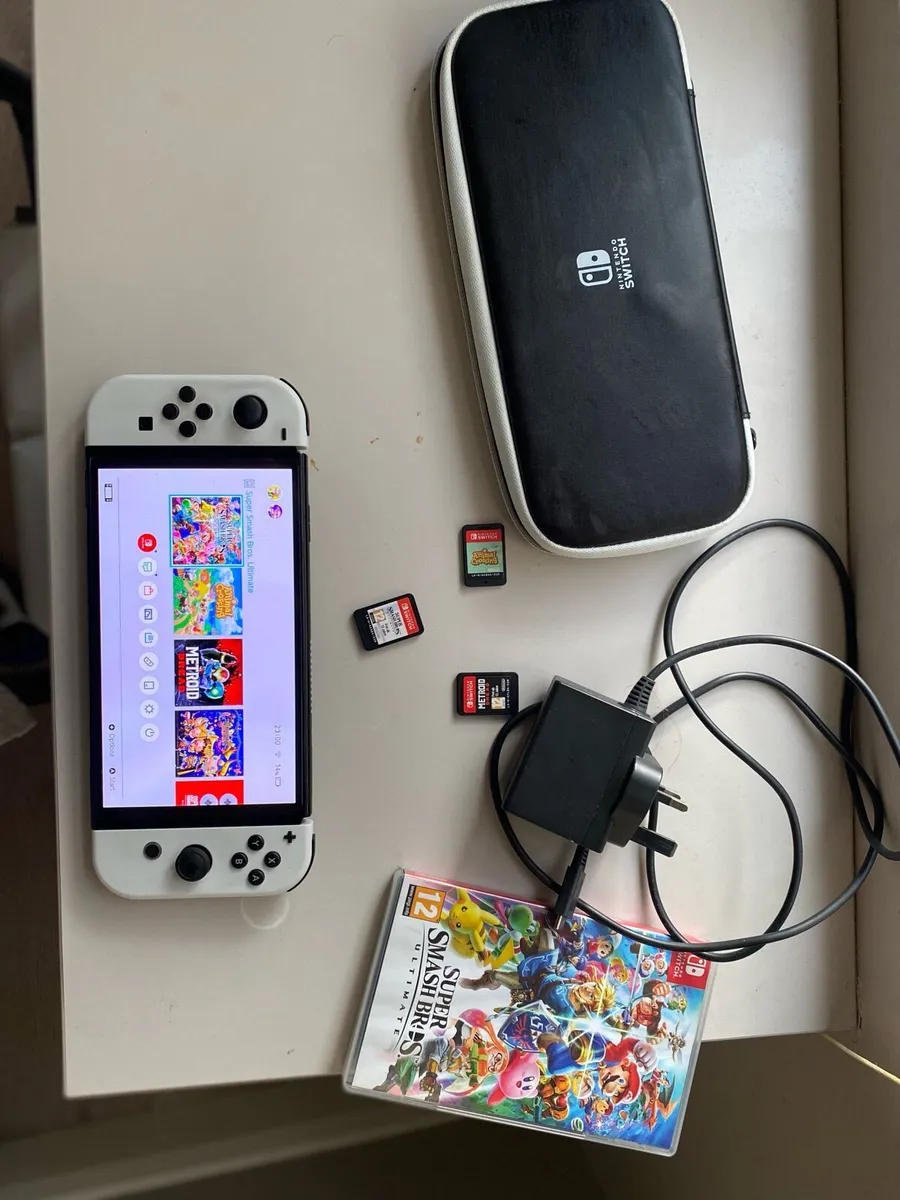 Switch OLED white + 3 games (B-) - Image 1