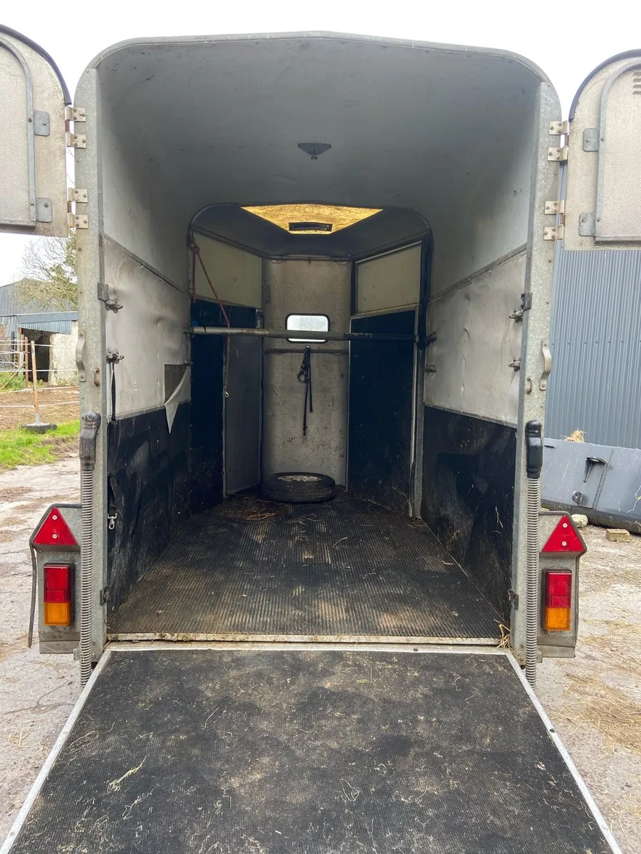 Ifor Williams horse box - Image 4