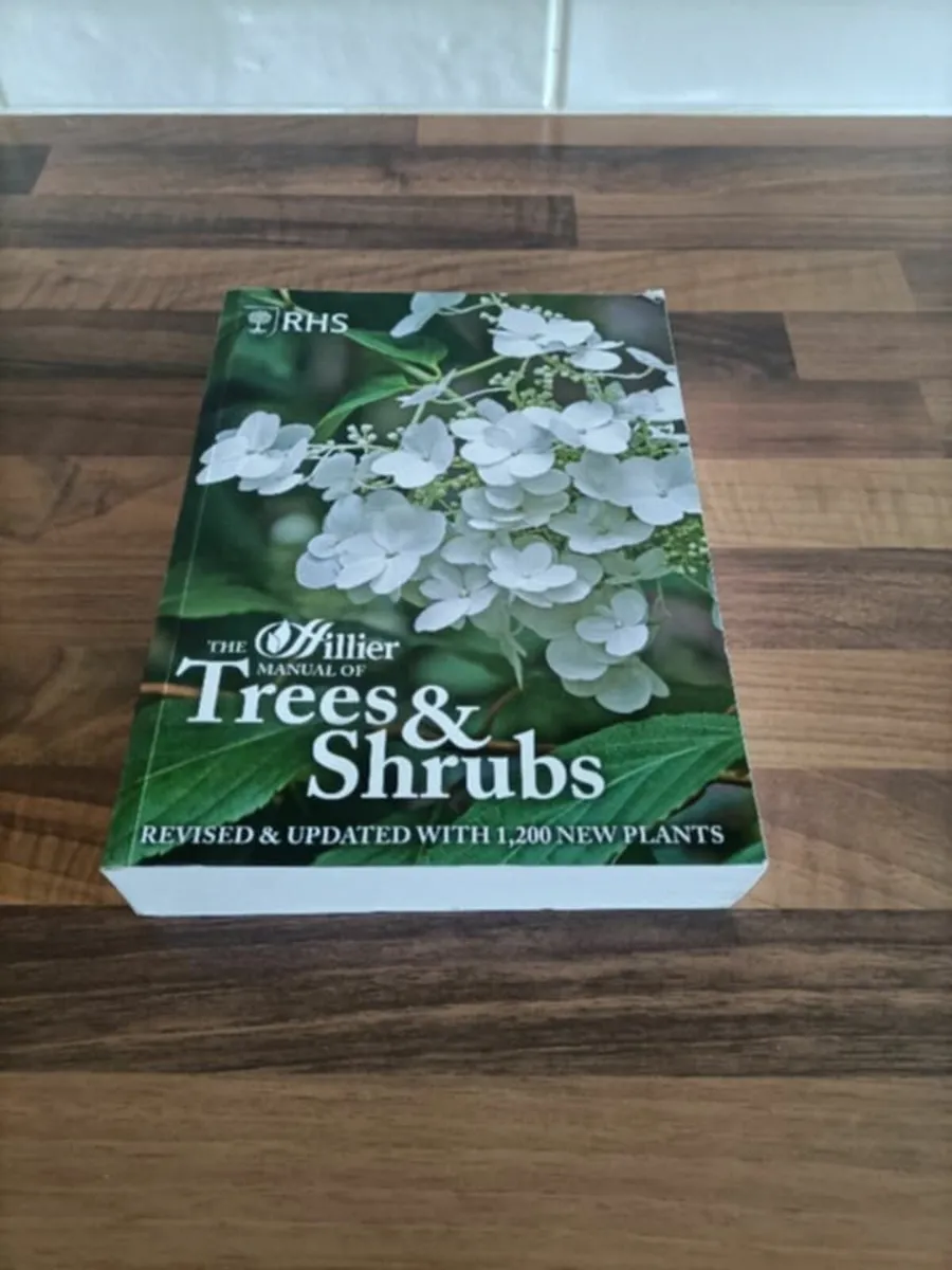 The Hillier Manual of Trees and Shrubs RHS - Image 4