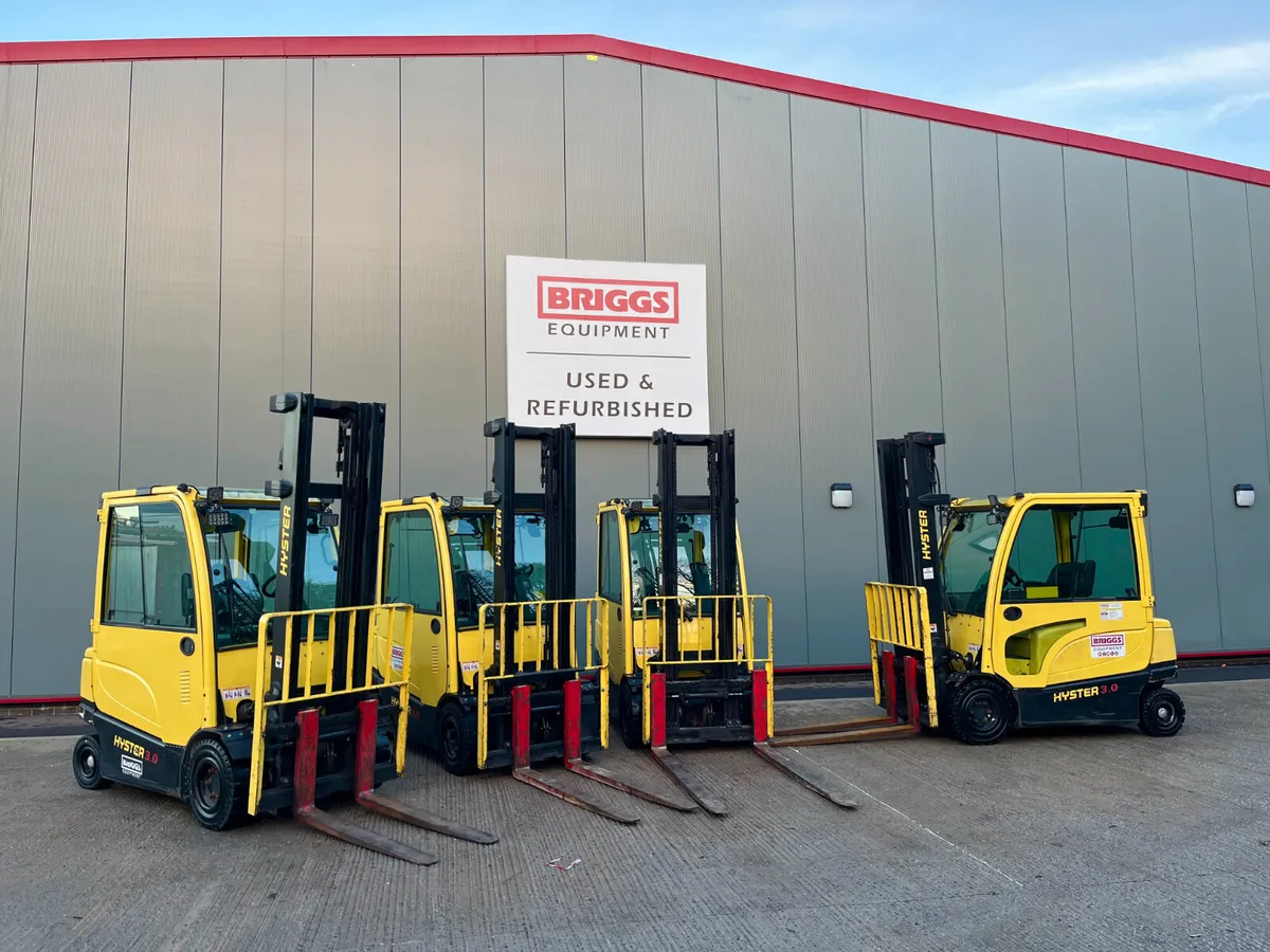[1] 2021 Hyster J3.0XN Forklift (REF: 012157) - Image 1