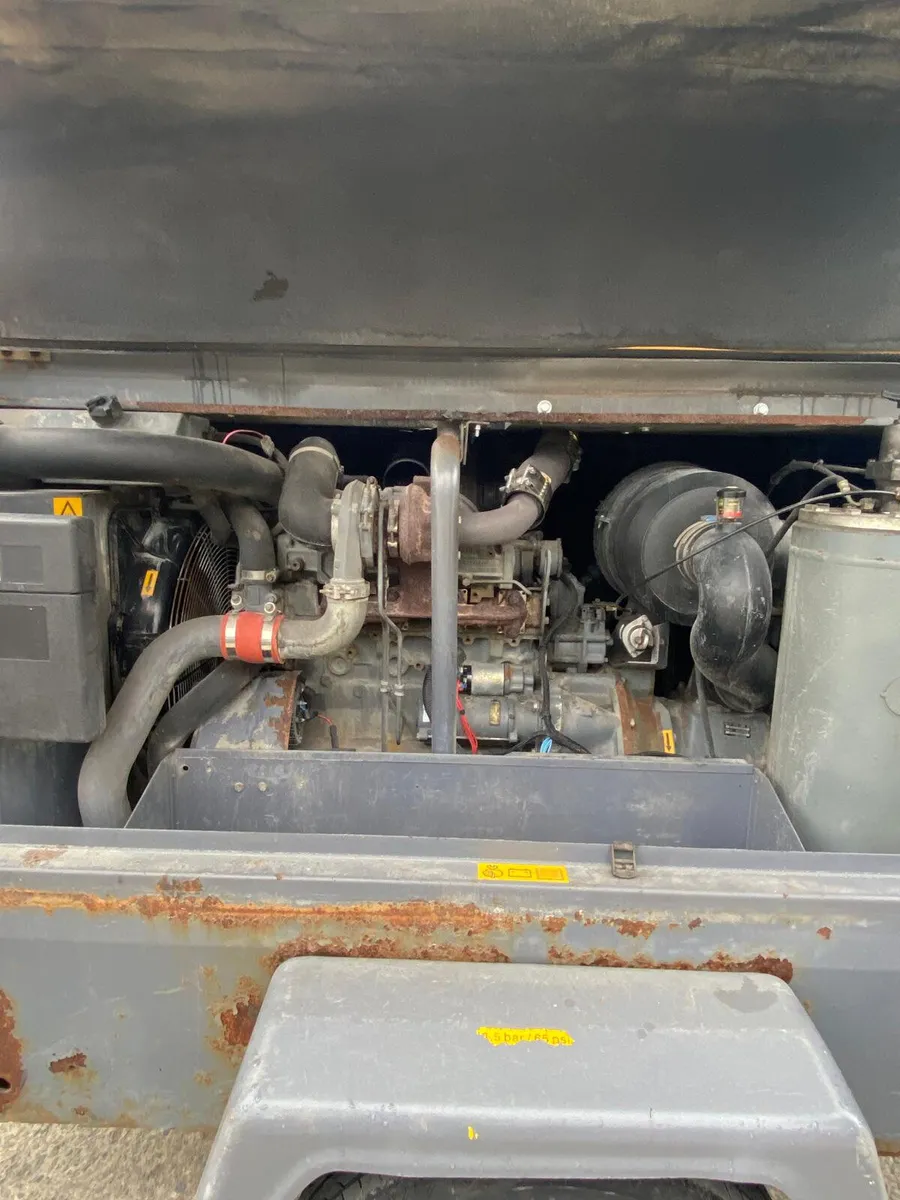2014 ATLAS COPCO XAS186 400CFM COMPRESSOR - Image 4