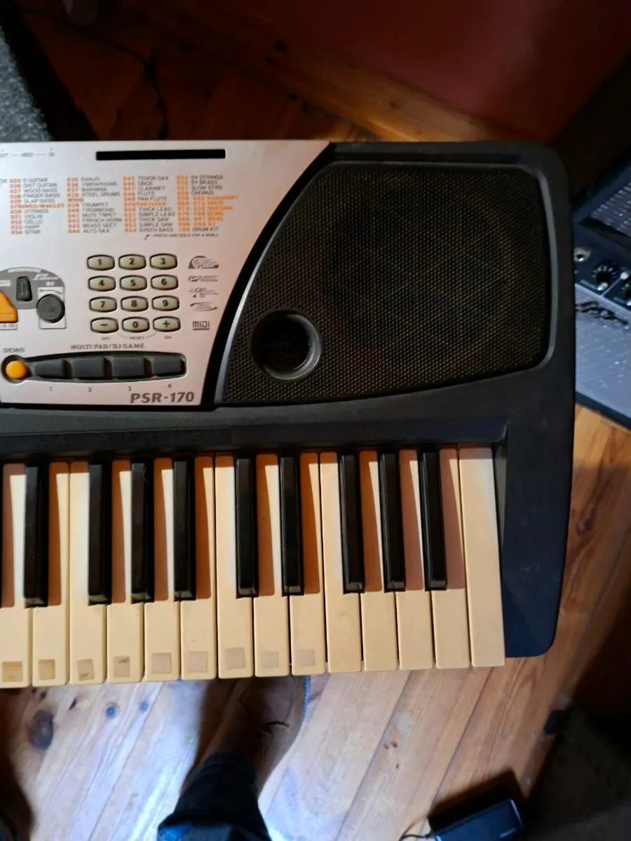 Yamaha keyboard - Image 3
