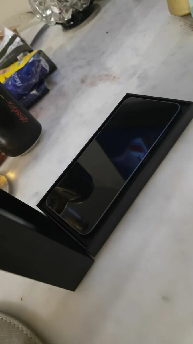 Samsung S24 - Image 3