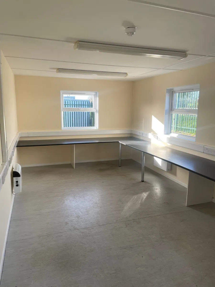 40ft x12ft Cabin - Image 4