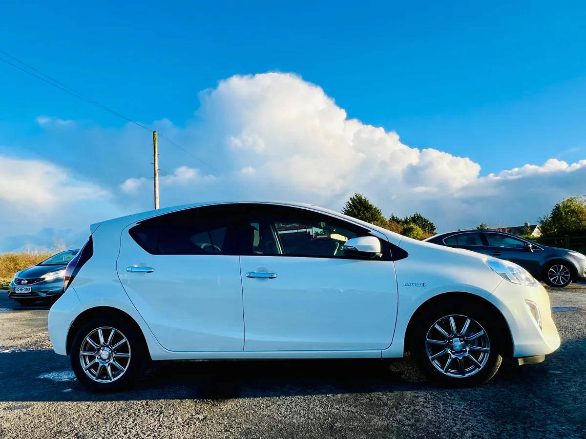 Toyota Aqua 2016. 1.5L PETROL AUTOMATIC - Image 4