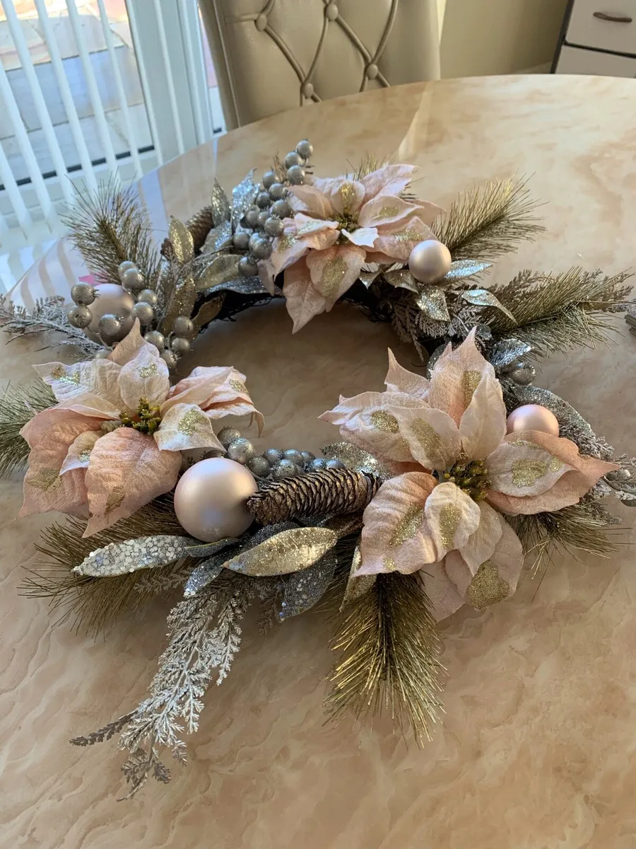 Wreaths and Bouquets - Image 1