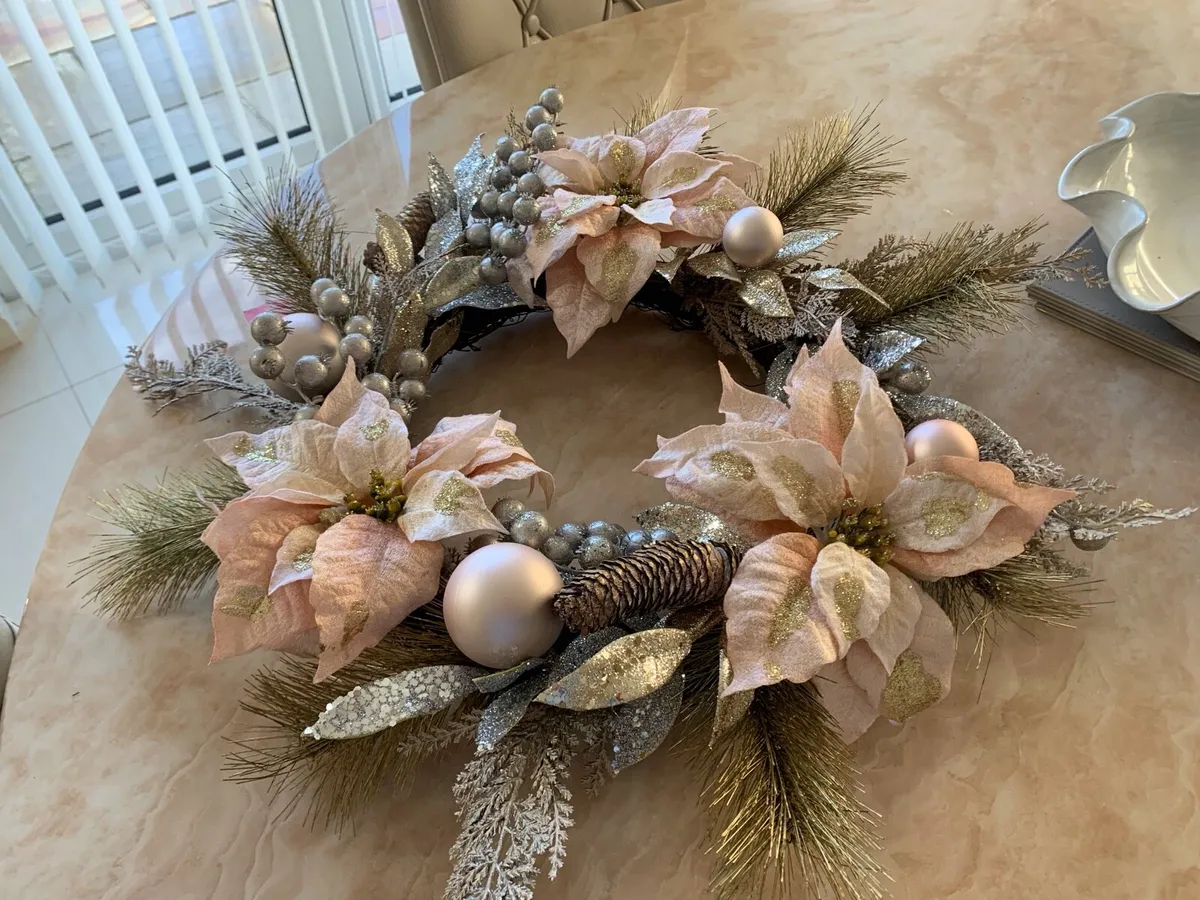 Wreaths and Bouquets - Image 2