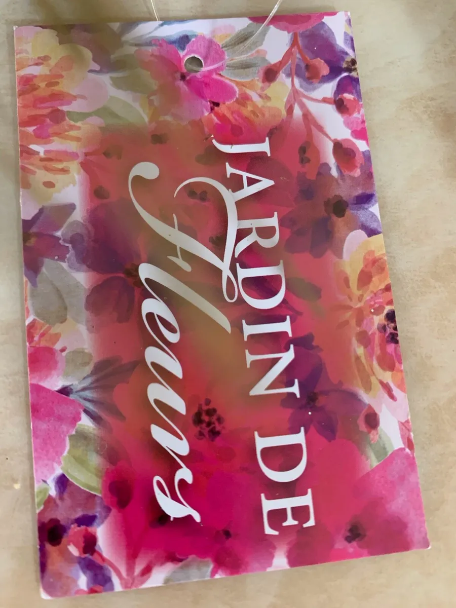 Wreaths and Bouquets - Image 3