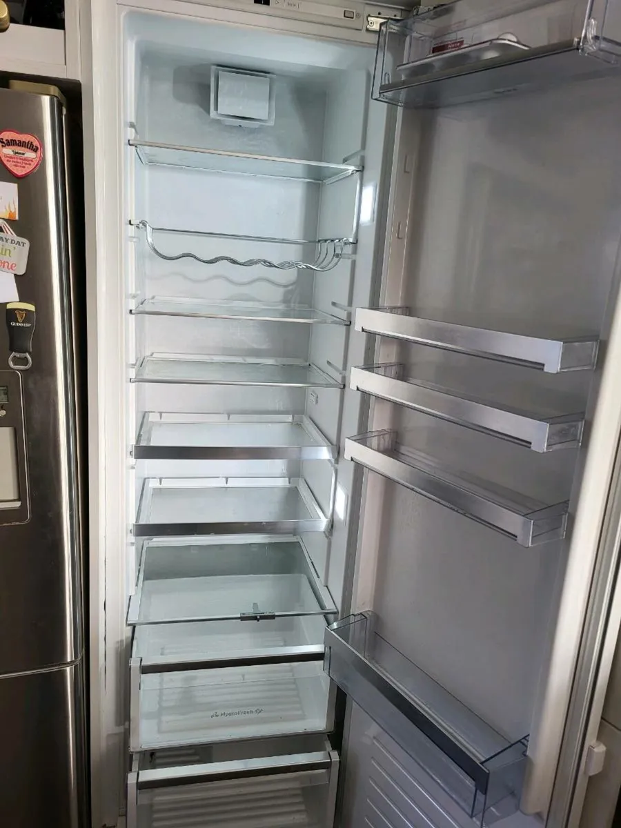 NEFF Intgreated fridge - Image 4