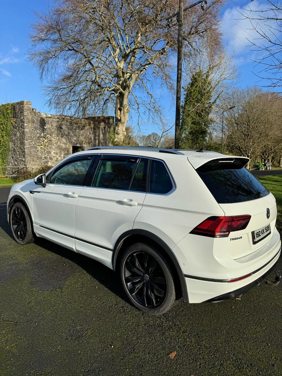 192 VW TIGUAN R-LINE 4 MOTION PANORAMIC ROOF - Image 4