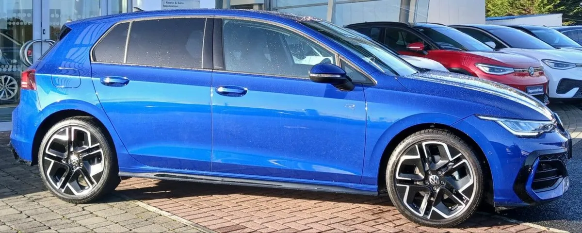 Volkswagen Golf R-LINE 2.0 TDI 150HP **REAR VIEW C - Image 2