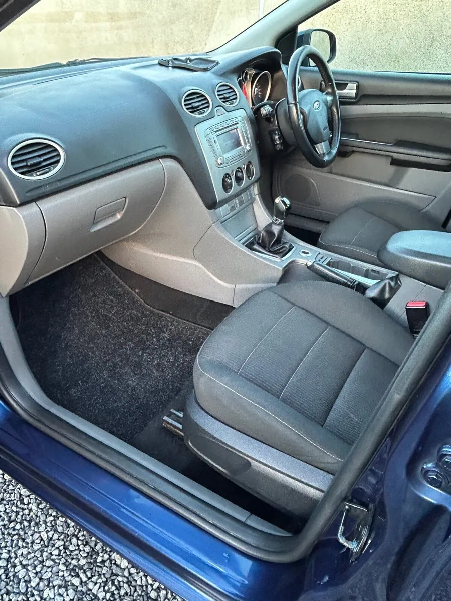 Ford Focus 2011 - Image 4