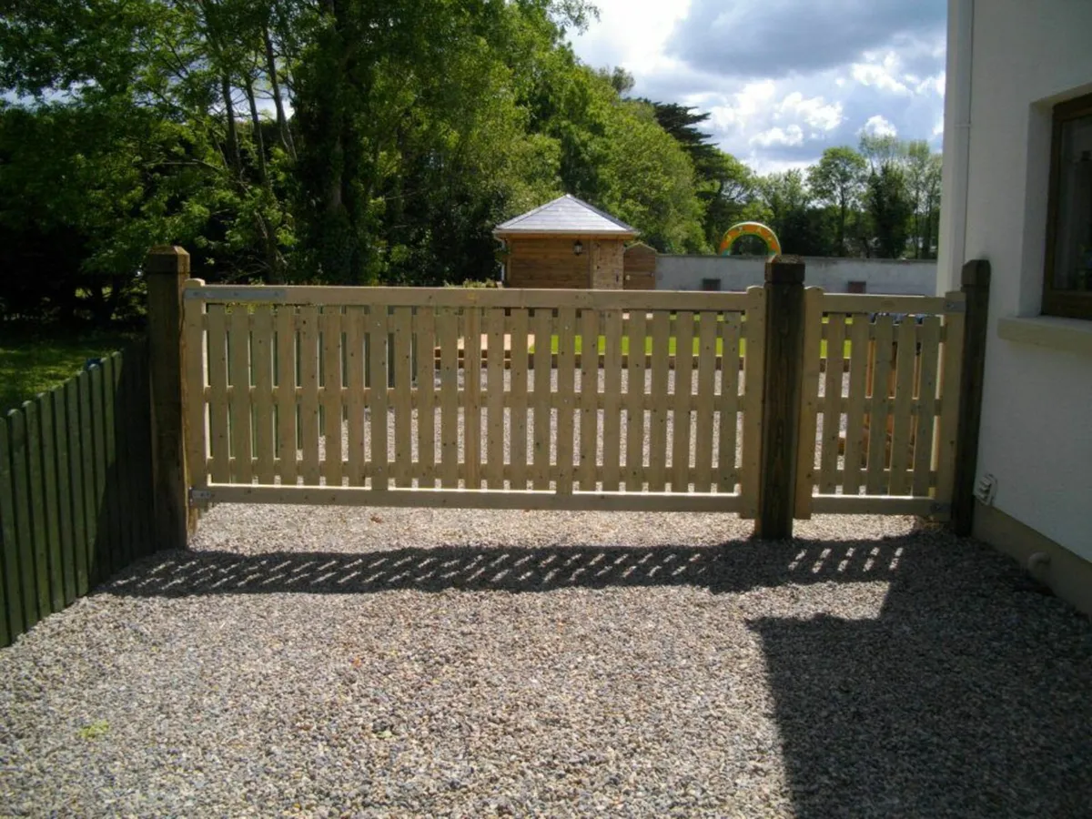 Holly Hill Entrance Gate - Image 2