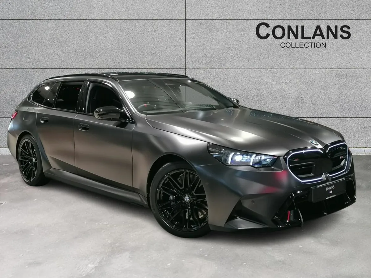 BMW M5 Touring - Image 1