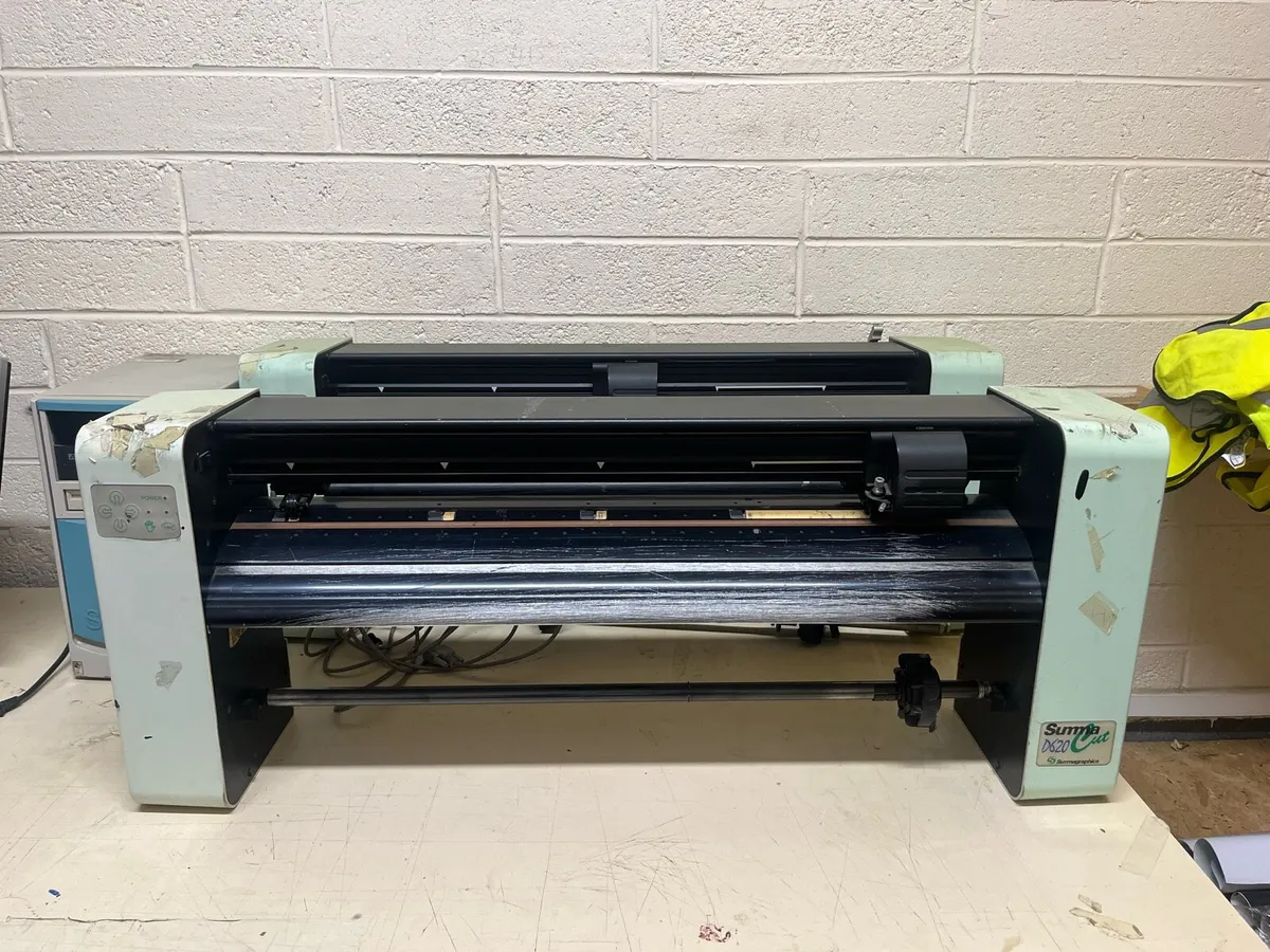 Vinyl plotter - Image 1