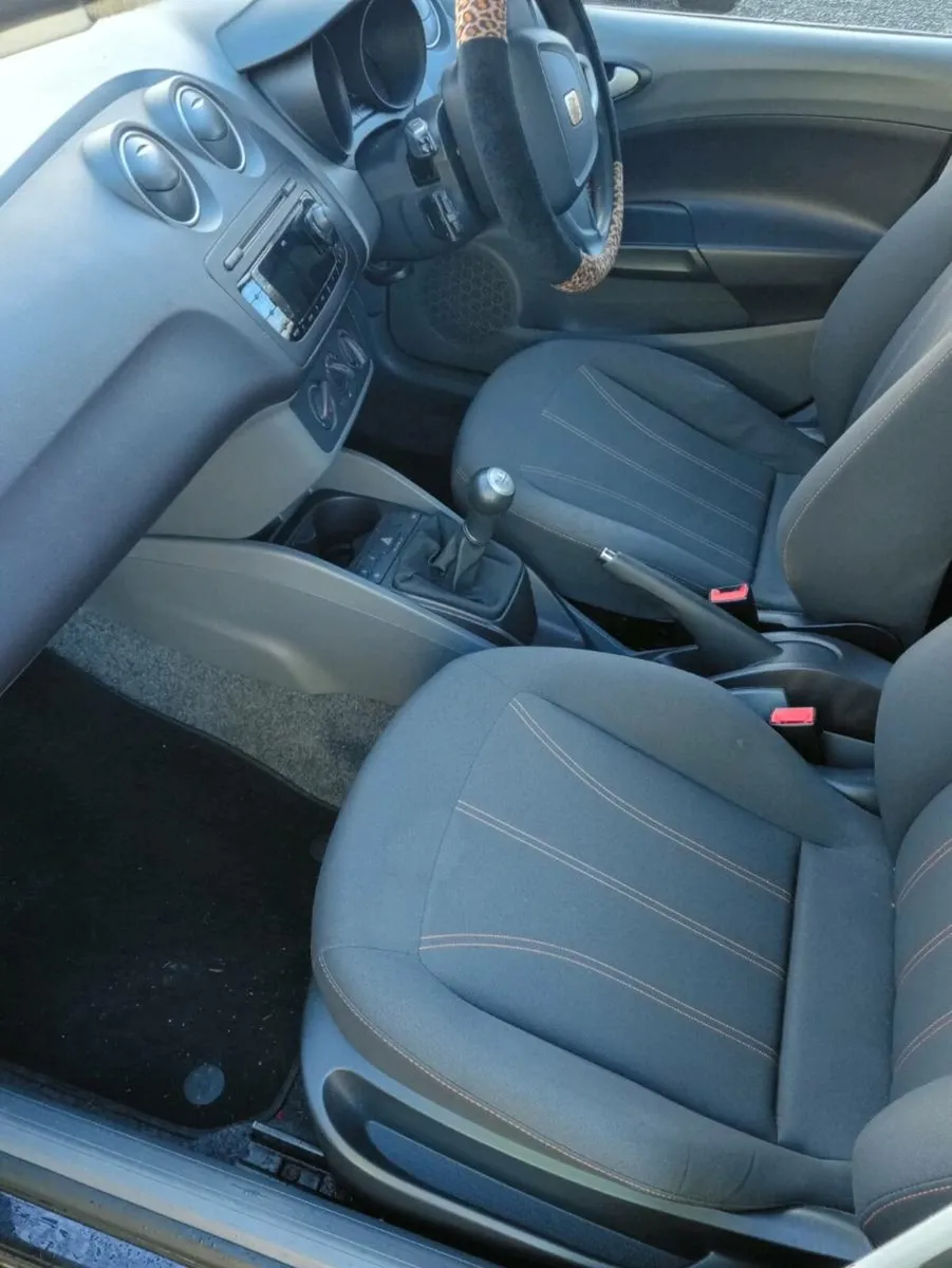 SEAT Ibiza 2011 - Image 2