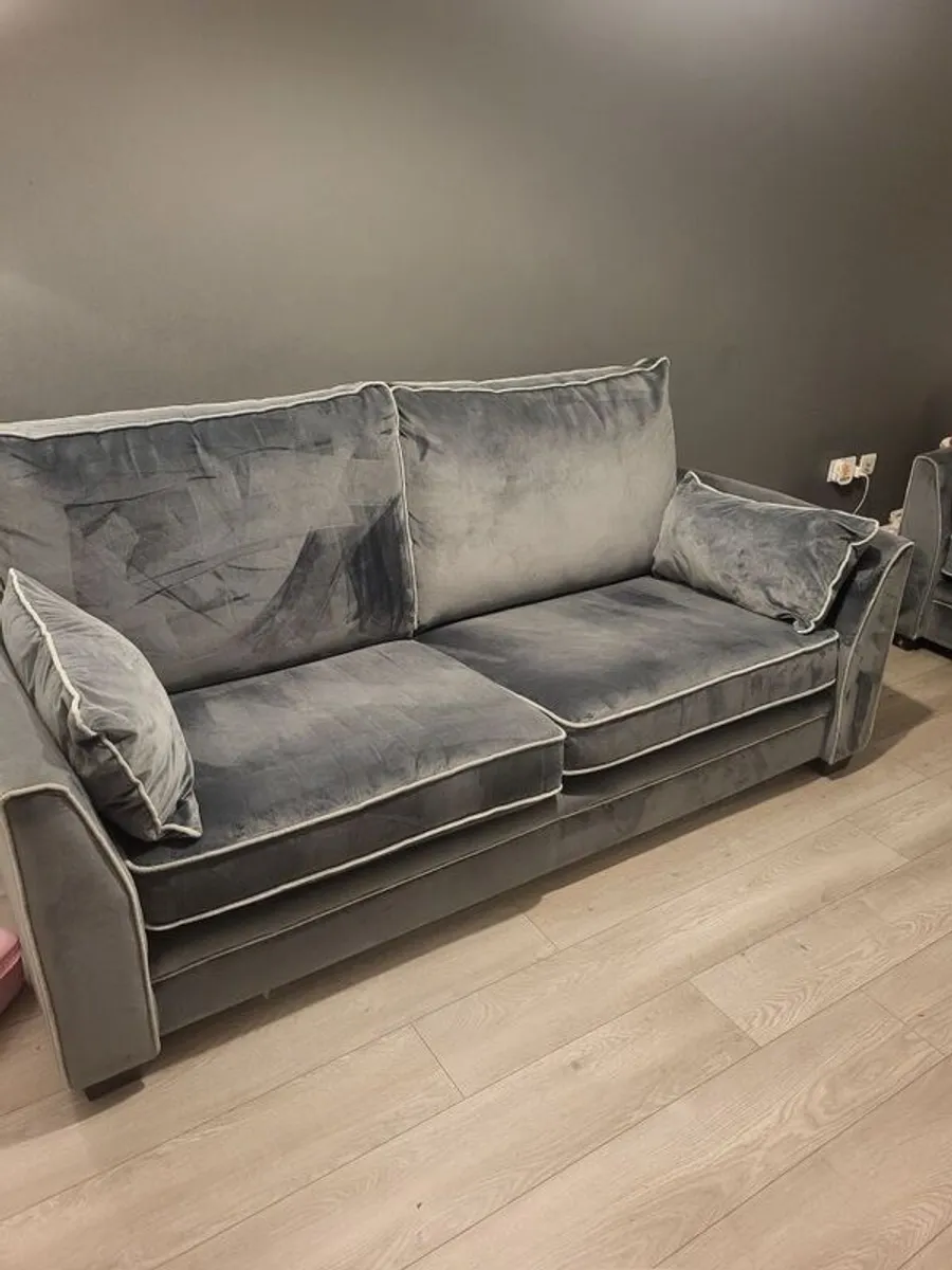 sofa - Image 2