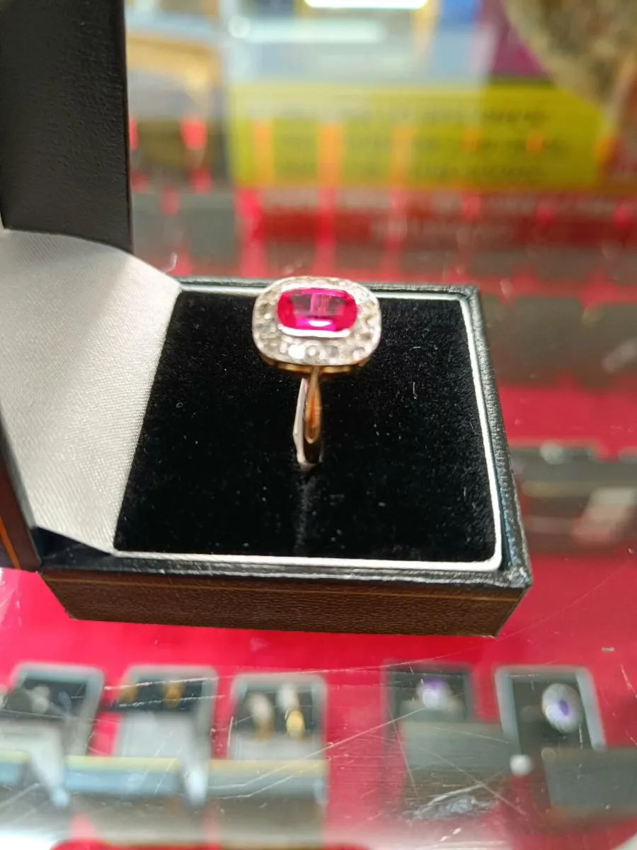 Antique Art Deco Ruby & Diamond 18k Gold Ring - Image 4